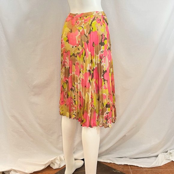 Floral Print Pleated Skirt | Loft - Picture 3 of 6